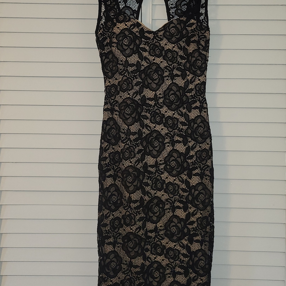 Chic Black Lace Midi Dress